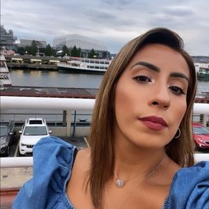 Meet your Posher, Diana